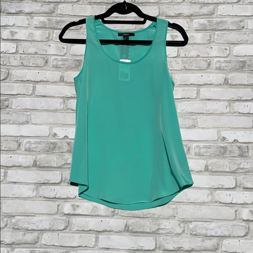 ❤️ Sleeveless Top with Faux Zipper Back ❤️
